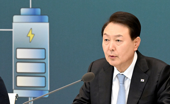 President Yoon Suk Yeol speaks during an emergency economic meeting on a natioanl battery strategy at the Blue House Yeongbinkwan state guest house in central Seoul on Thursday. [JOINT PRESS CORPS]