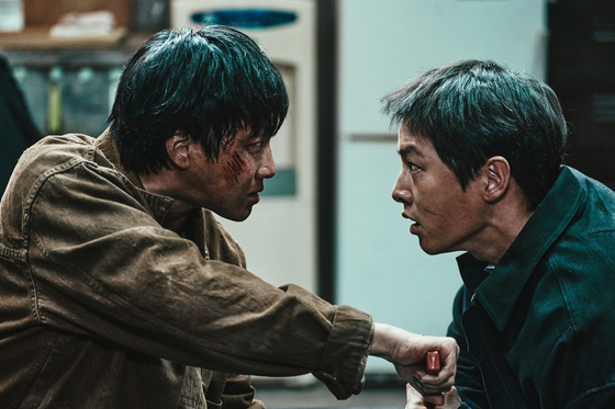 A scene from director Kim Chang-hoon's ″Hopeless,″ starring actors Hong Sa-bin, left, and Song Joong-ki [PLUS M ENTERTAINMENT]