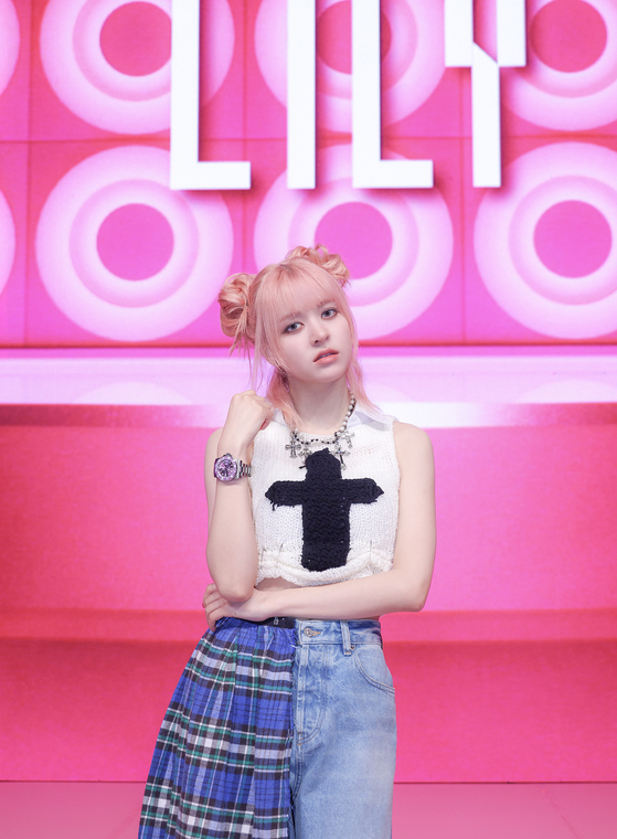 Lily from girl group Nmixx [JYP ENTERTAINMENT]