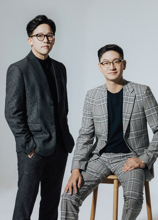 From left, SM Entertainment's Chief A&R Officer Lee Sung-su and COO Tak Young-jun [SM ENTERTAINMENT]
