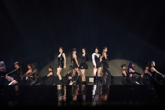 Girl group Red Velvet during its ″R to V″ concert in Seoul [SM ENTERTAINMENT]