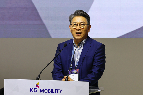 KG Mobility Chairman Kwak Jea-sun speaks during a press event held at Kintex, Gyeonggi, in March. [KIM JONG-HO]
