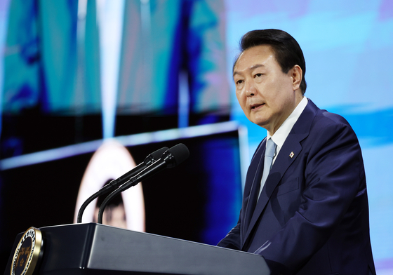 President Yoon Suk Yeol gives a speech at the opening ceremony of the 56th Asia Development Bank meeting held in Incheon on Wednesday. [YONHAP]