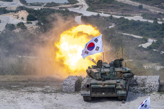 The Korean Army conducts a live-fire drill with K-2 tanks in Pocheon, Gyeonggi on Sept. 20, 2022. [REPUBLIC OF KOREA ARMY]