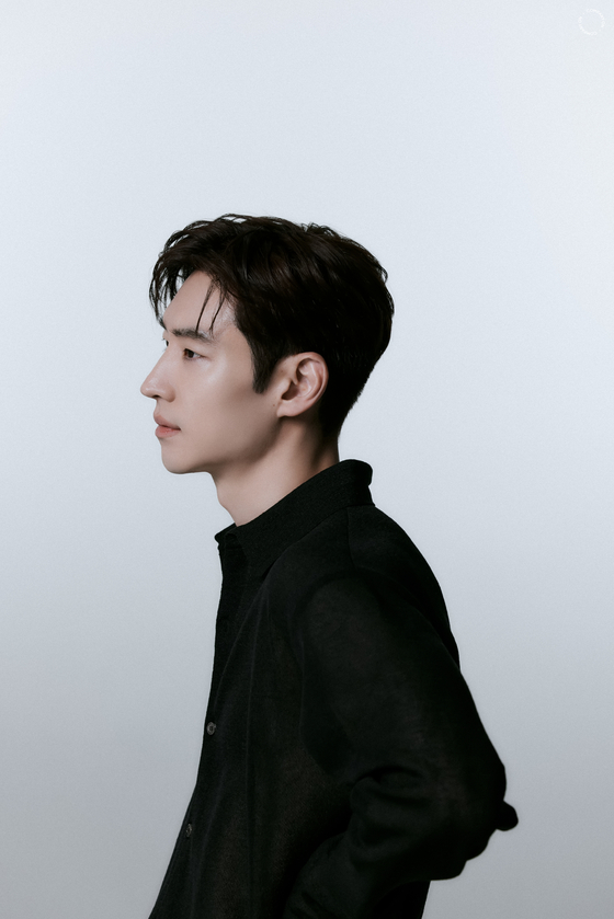 Actor Lee Je-hoon sat down with the JoongAng Ilbo, an affiliate of the Korea JoongAng Daily, for an interview. [COMPANY ON]