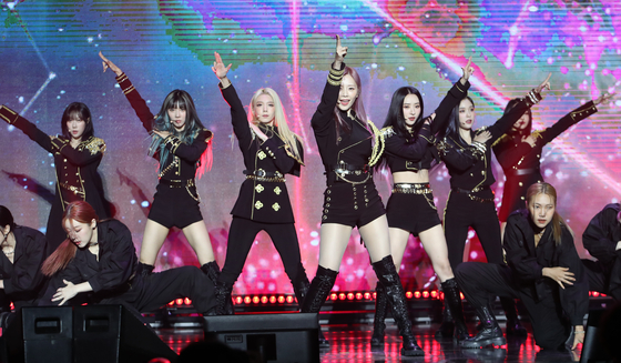 Dreamcatcher performs during a showcase in October 2022. The girl group is a representative example of a small K-pop act who first gained recognition abroad. [NEWS1]