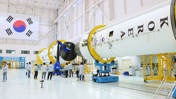 The first and second stages of Korea's space rocket Nuri are assembled at Naro Space Center in Goheung County, South Jeolla, on March 28, for its third launch slated for May 24. [KARI]