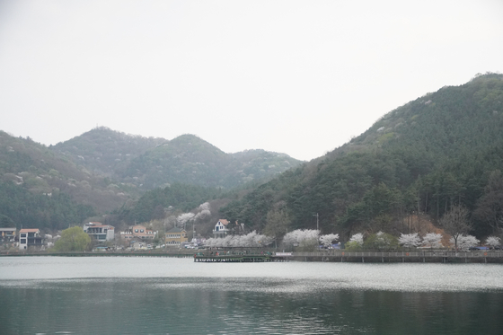 Ajung Lake in Jeonju [MARIHEL PARDA WINDA]
