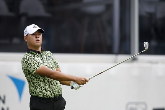 Kim Si-woo plays his shot from the 17th tee during the second round of the AT&T Byron Nelson at TPC Craig Ranch on May 12, 2023 in McKinney, Texas.  [GETTY IMAGES]