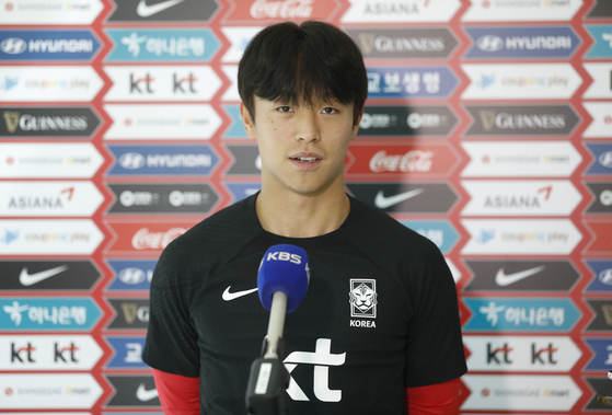 Goh Young-jun speaks to reporters at the Paju National Football Center in Paju, Gyeonggi on Tuesday. [NEWS1]