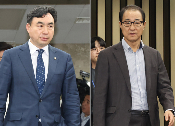 Rep. Youn Kwan-suk, left, and Lee Sung-man attend a meeting at the National Assembly in Yeouido, western Seoul on May 3. [YONHAP]