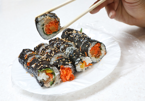 Mini gimbap at Endorphin Rolls in Jung District, central Seoul [PARK SANG-MOON]