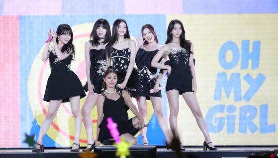 Girl group Oh My Girl at the ″29th Dream Concert″ held on May 27 at the Busan Asiad Main Stadium [NEWS1]
