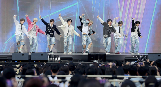 Boy band NINE.i at the ″29th Dream Concert″ held on May 27 at the Busan Asiad Main Stadium [YONHAP]
