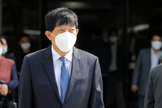 Lee Jae-woong, former CEO of Socar, is pictured in front of the Seoul Central District Court in Seocho District, southern Seoul, on Sept. 29, 2022. [NEWS1]