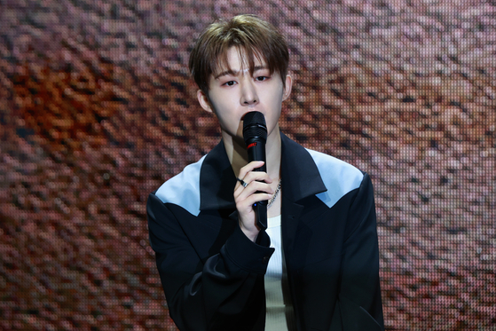 Singer and rapper B.I at a showcase held on Thursday for his second full-length album ″To Die For″ in western Seoul [YONHAP]