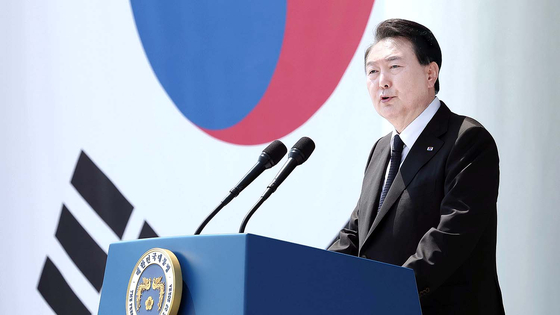 President Yoon Suk Yeol delivers a memorial address at the Seoul National Cemetery in Dongjak District, southern Seoul, on Tuesday, the 68th Memorial Day. [PRESIDENTIAL OFFICE]