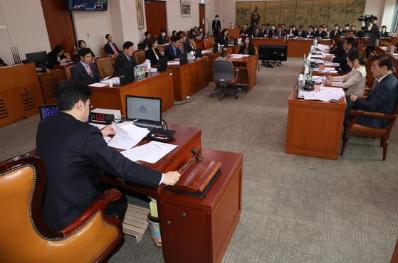 The National Assembly's Culture, Sports and Tourism Committee is held in Yeouido, western Seoul, on April 21. [NEWS1]