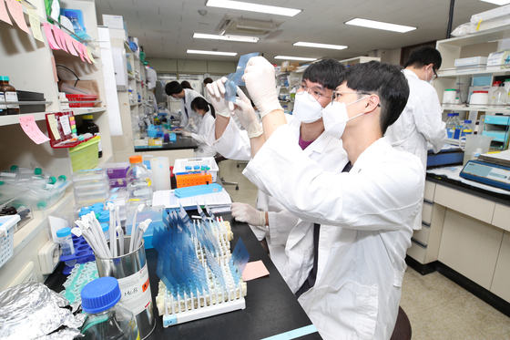A lab at the university’s Kangwon Institute of Inclusive Technology, which in 2020 was chosen to receive 13 billion won ($10.2 million) in funding from the government for cancer research [KANGWON NATIONAL UNIVERSITY]