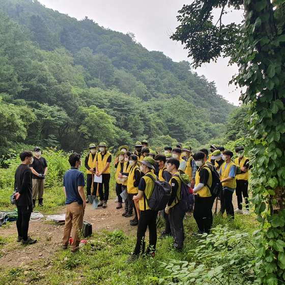 A field training class in the Department of Forest Environment Protection [KANGWON NATIONAL UNIVERSITY]