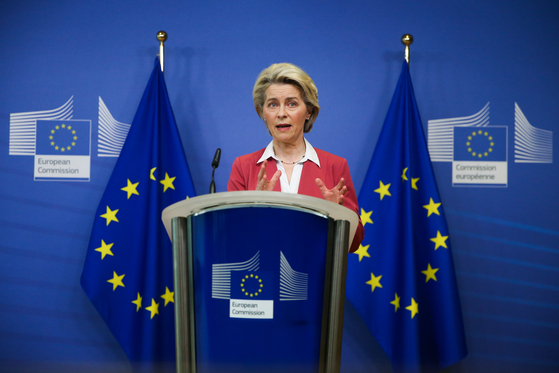 European Commission President Ursula von der Leyen speaks about the Commission's ″European Chips Act″ at the European Union (EU) headquarters in Brussels, Belgium, Feb. 8, 2022. [XINHUA] 