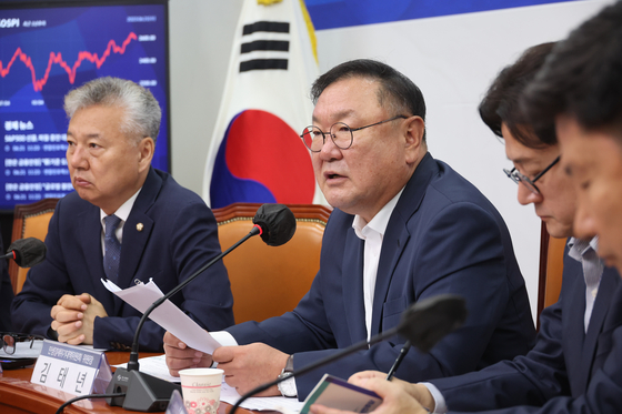 Rep. Kim Tae-nyeon speaks at a press conference at the National Assembly on Wednesday about the Democratic Party's recent delegation to China to speak with Chinese policymakers and think tanks.