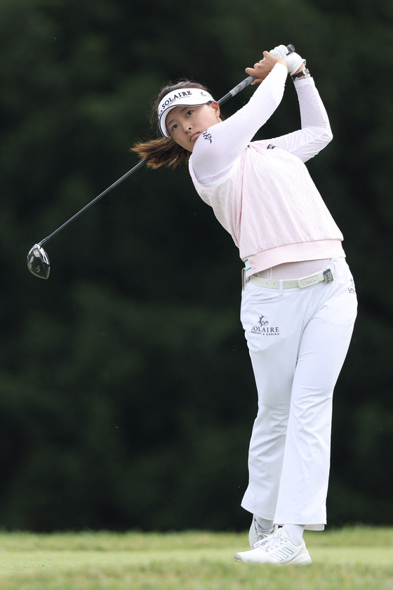 Ko Jin-young hits a tee shot on the 14th hole during the third round of the KPMG Women's PGA Championship at Baltusrol Golf Club on Saturday in Springfield, New Jersey. [AFP/YONHAP]