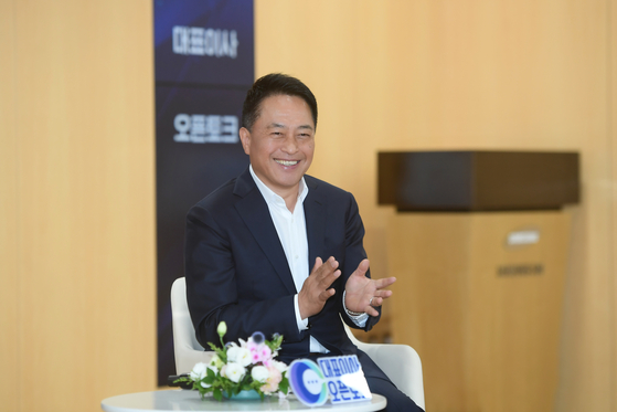 Samsung SDI CEO Choi Yoon-ho talks during an event celebrating the company's 53rd anniversary in Yongin, Gyeonggi, on Thursday. [SAMSUNG SDI]