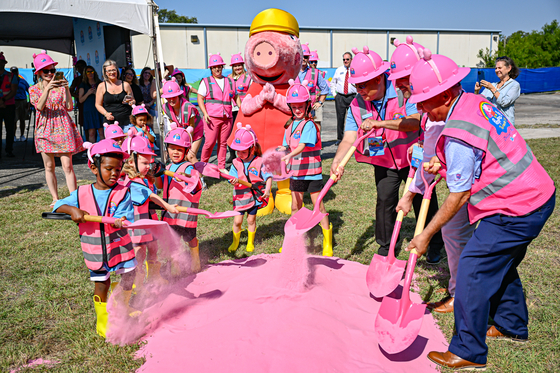 Merlin Entertainment, the parent company of Legoland Korea Resort, is set to open a Peppa Pig Theme Park in Germany in 2024. It will also open another Peppa Pig Theme Park in Dallas, United States. Peppa Pig is a British TV animation series that first aired in 2004. [LEGOLAND KOREA RESORT]