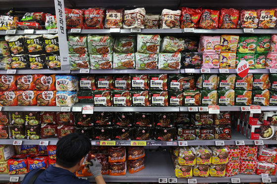 Ramyeon products are on display at a supermarket in Seoul. [YONHAP]