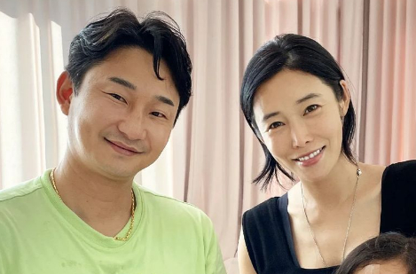 Former footballer Lee Chun-soo and his wife, Shim Ha-eun [SCREEN CAPTURE]