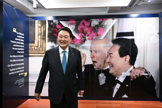 President Yoon Suk Yeol visit the “Special Exhibition on the 70th Anniversary of the ROK-U.S. Alliance" of the National Museum of Korean Contemporary History in Jongno District, central Seoul, on June 29. [NEWS1]