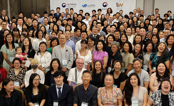 Adoptees from across the world gather for the International Korean Adoptee Association (IKAA)'s Gathering at COEX on Tuesday. The event, organized by the IKAA, kicked off Monday and will run through Sunday. According to the organizer, this year some 500 people attended, including members of adopted families from countries like the U.S., Canada, Denmark, Norway, Sweden, Switzerland, the Netherlands, Belgium, Germany and France. The event was supposed to be held last year but was postponed due to Covid-19. The gathering, which rotates between Korea, Europe and the U.S., began in 2004. During the weeklong event, participants will hold discussions under the theme of “Rethinking ways to build, explore and empower our community.” [YONHAP] 