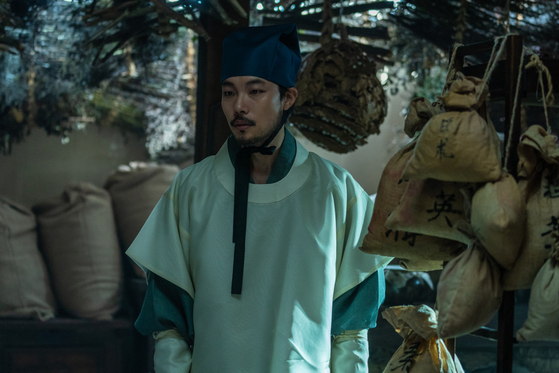 Actor Ryu Jun-yeol as a partially blind acupuncturist in historical thriller film ″The Night Owl″ (2022) [NEW]