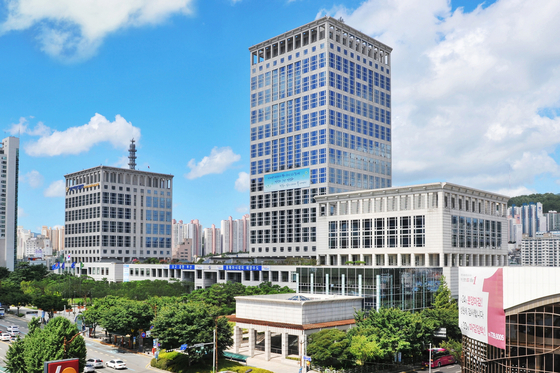 The Busan City Hall building [BUSAN CITY GOVERNMENT]