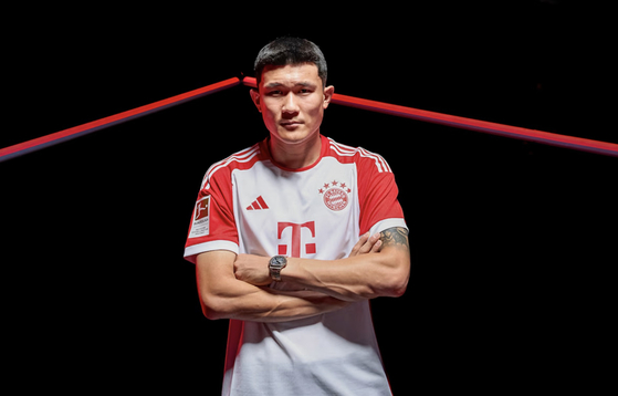 Kim Min-jae poses in a Bayern Munich shirt in a photo released by the club on Tuesday.  [NEWS1]