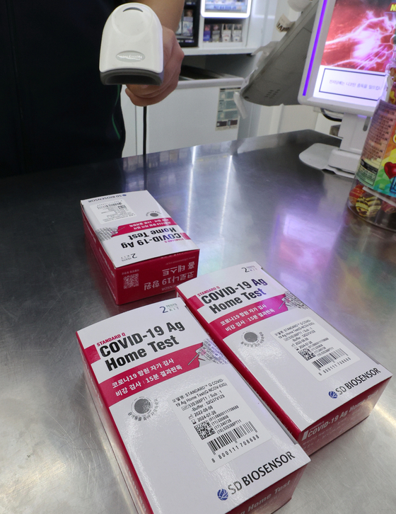 Covid-19 home test kits are on sale at a convenience store in Seoul on Tuesday. According to convenience store chain 7-Eleven, the sale of Covid test kits between July 1 and 25 jumped 30 percent on month due to the rising cases of Covid-19 infections. [YONHAP]