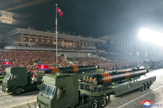 Suspected Haeil underwater drones that North Korea said it had tested in March and April also made an appearance in photos of Thursday's military parade in downtown Pyongyang that were released by the state-controlled Korean Central News Agency on Friday. [YONHAP]