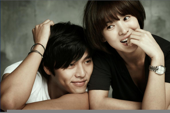 An image of 2008 KBS drama series ″Worlds Within″ featuring actors Song Hye-kyo, right, and Hyun Bin [KBS]