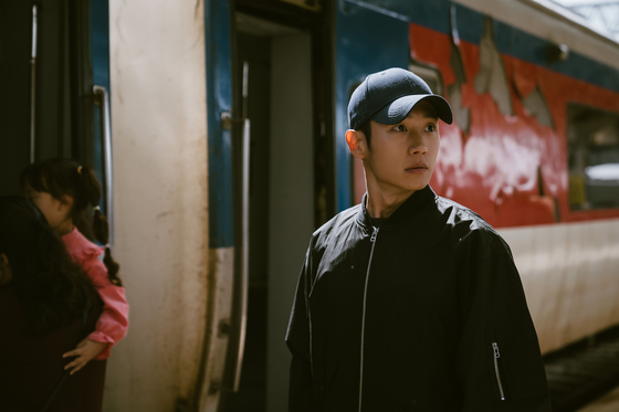 Jun-ho, played by Jung Hae-in, chases down army deserters in the hit Netflix series ″D.P.″ [NETFLIX]