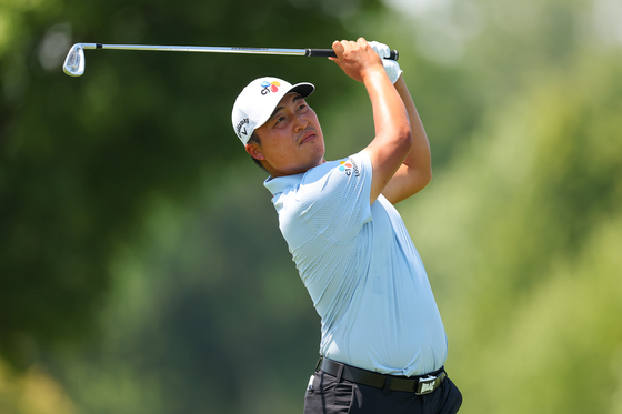 Lee Kyoung-hoon plays his tee shot on the third hole during the first round of the 3M Open at TPC Twin Cities on July 27 in Blaine, Minnesota. [GETTY IMAGES]