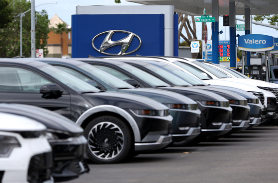 New Hyundai cars are displayed on the sales lot at San Leandro Hyundai in San Leandro, California. [AFP/YONHAP]