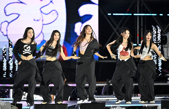 Girl group NewJeans at the ″K-pop Super Live″ concert held on Friday at the Seoul World Cup Stadium in western Seoul [JOINT PRESS CORPS]