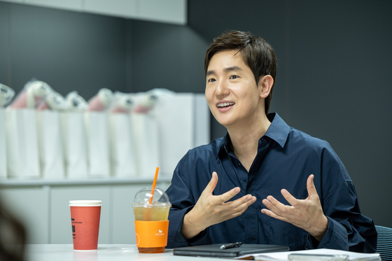 Park Chul-hwan, main producer for ″Heart Signal,″ speaks during an interview with local reporters at Channel A's headquarters in Mapo District, western Seoul, on Monday. [CHANNEL A]