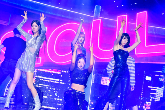 Girl group H1-KEY performs during the group's press showcase held Wednesday ahead of the release of its second EP ″Seoul Dreaming.″ [GLG]