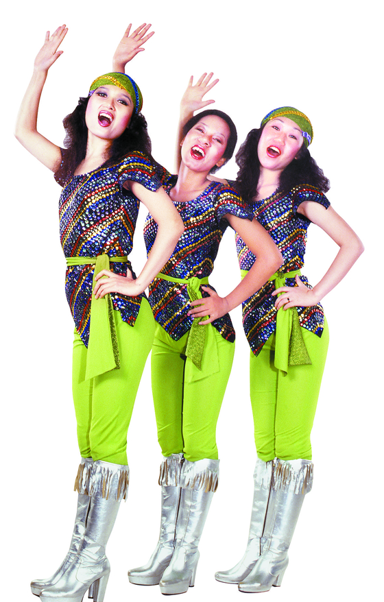 Girl group trio Hee Sisters debuted in 1978. Insooni is in the middle. [JOONGANG PHOTO] 