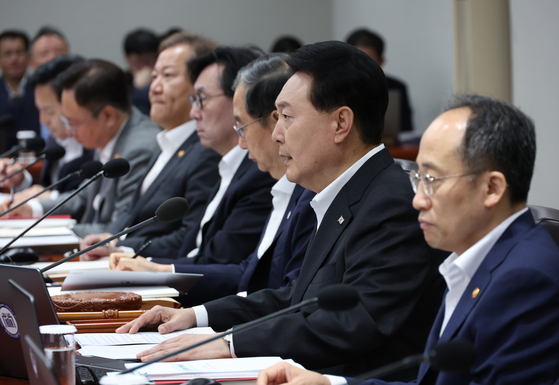 President Yoon Suk Yeol speaks at a Cabinet meeting at the presidential office on Aug. 29. [YONHAP]