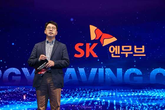 SK Enmove CEO Park Sang-kyu speaks during a press conference on the lubricants supplier's future business plan held at the Grand Walkerhill Seoul hotel in eastern Seoul on Tuesday. [SK ENMOVE]
