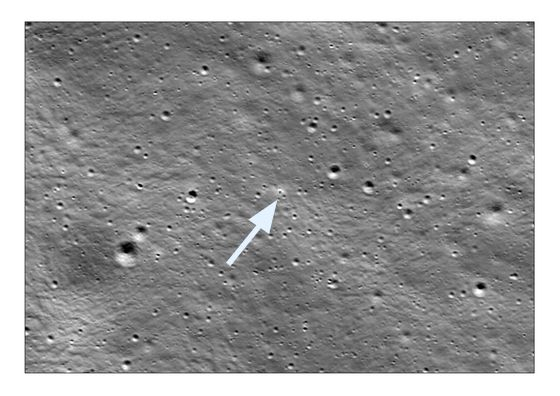  An image shows the southern polar region of the moon where the Chandrayaan-3 spacecraft made its historic first touchdown. The photo was taken by a high-resolution camera on Korea’s lunar orbiter Danuri from 100 kilometers (62 miles) above the lunar surface on Aug. 27. India’s Chandrayaan-3 rover made a historic landing in the southern polar region of the moon named Shiv Shakti Point on Aug. 23, becoming the fourth country to successfully land on the moon. An arrow points to the Chandrayaan-3 spacecraft. [MINISTRY OF SCIENCE AND ICT]