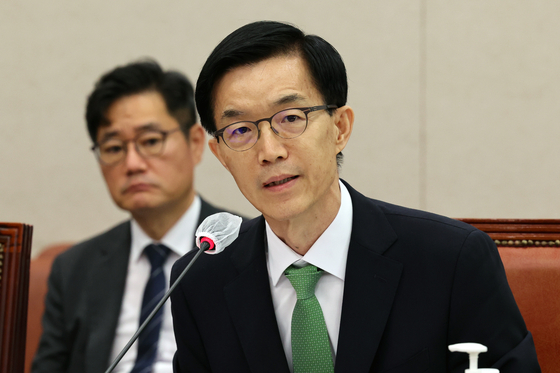 Bang Moon-kyu, the nominee for the new Minister of Trade, Industry and Energy, speaks during a parliamentary confirmation hearing Wednesday, held at the National Assembly in western Seoul. [NEWS1] 